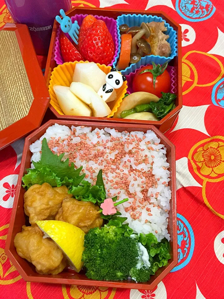 Snapdishの料理写真:割と普通な唐揚げ弁当(⊹＾◡＾)ノo.♡ﾟ｡*|Blueberry🫐さん