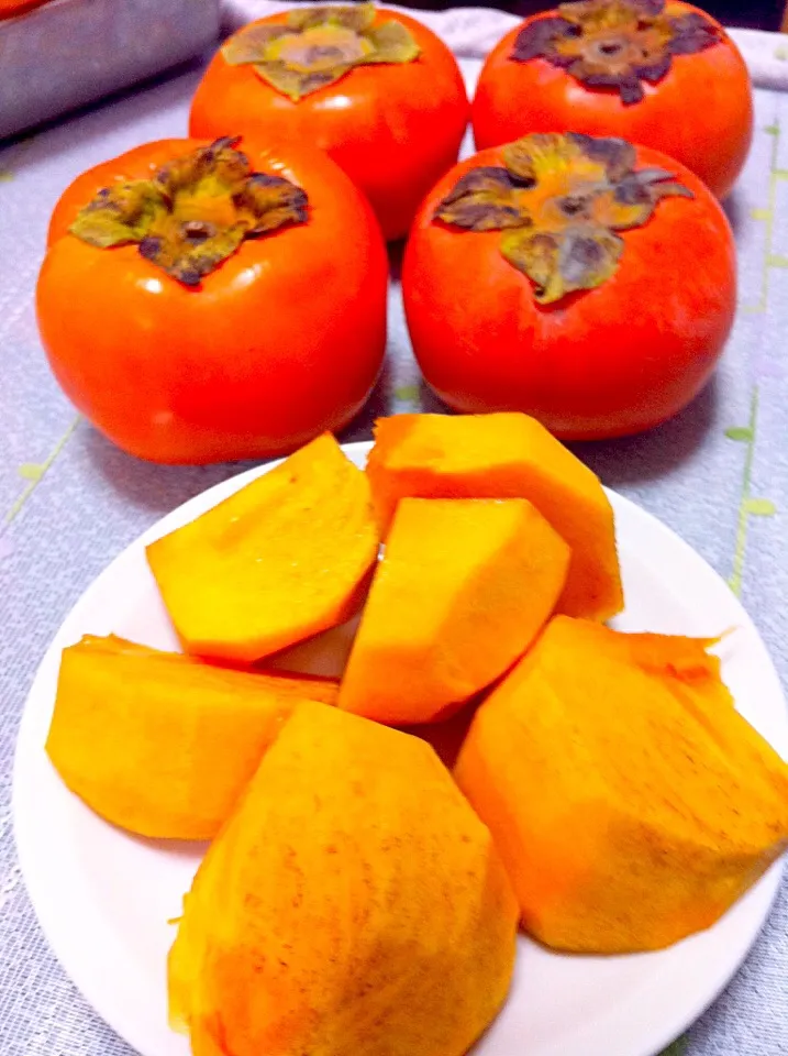 Snapdishの料理写真:fruits.! (persimmon) luvdisfruit 😍|marian ilanoさん