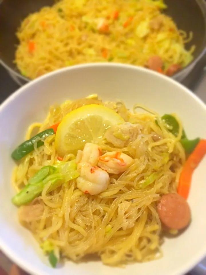 my yakisoba w/bihon. luv it😍|marian ilanoさん