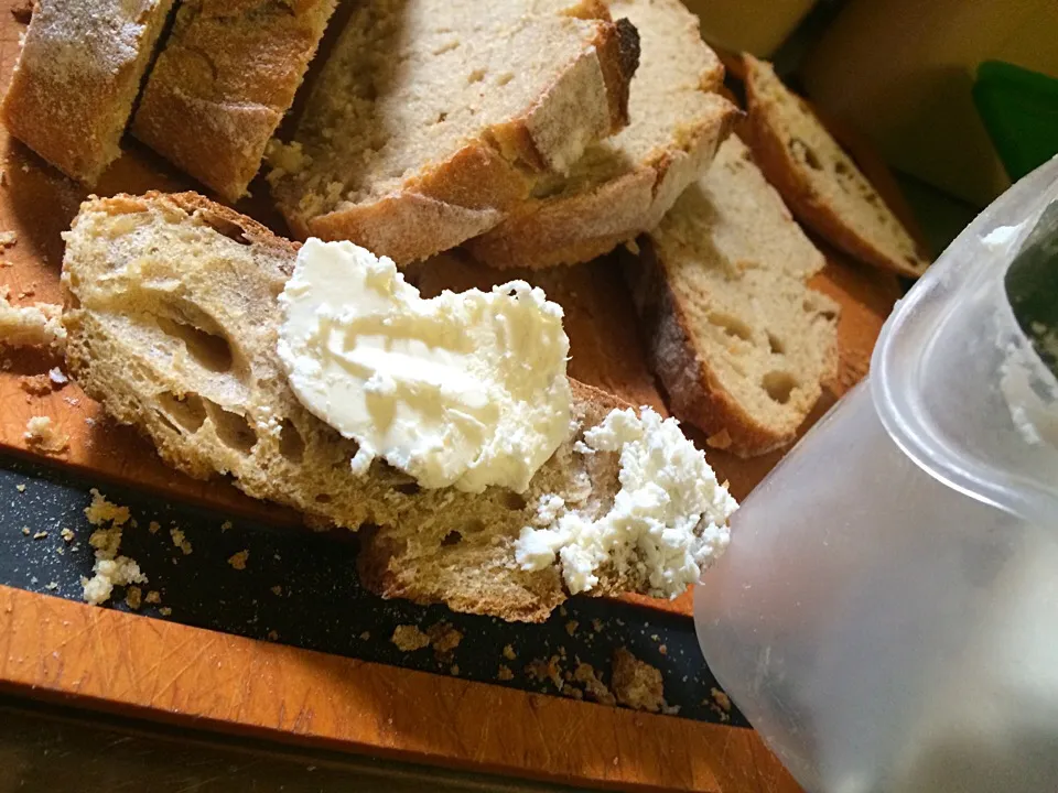 Goats cheese with wholewheat bread ~|🍞LeeLee🍞さん