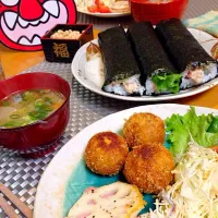 Snapdishの料理写真:恵方巻きの晩御飯|Mineさん