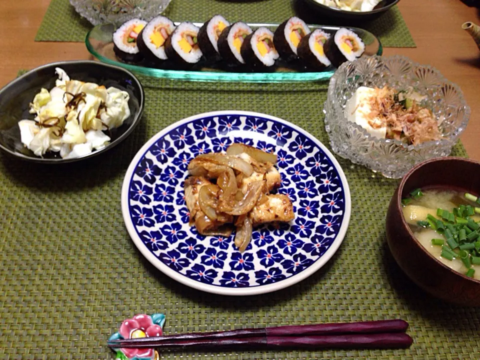 メカジキオイスターソース焼き☆塩昆布キャベツ☆お豆腐たたき梅きゅうり☆お味噌汁☆太巻き☆|Milfeliceさん