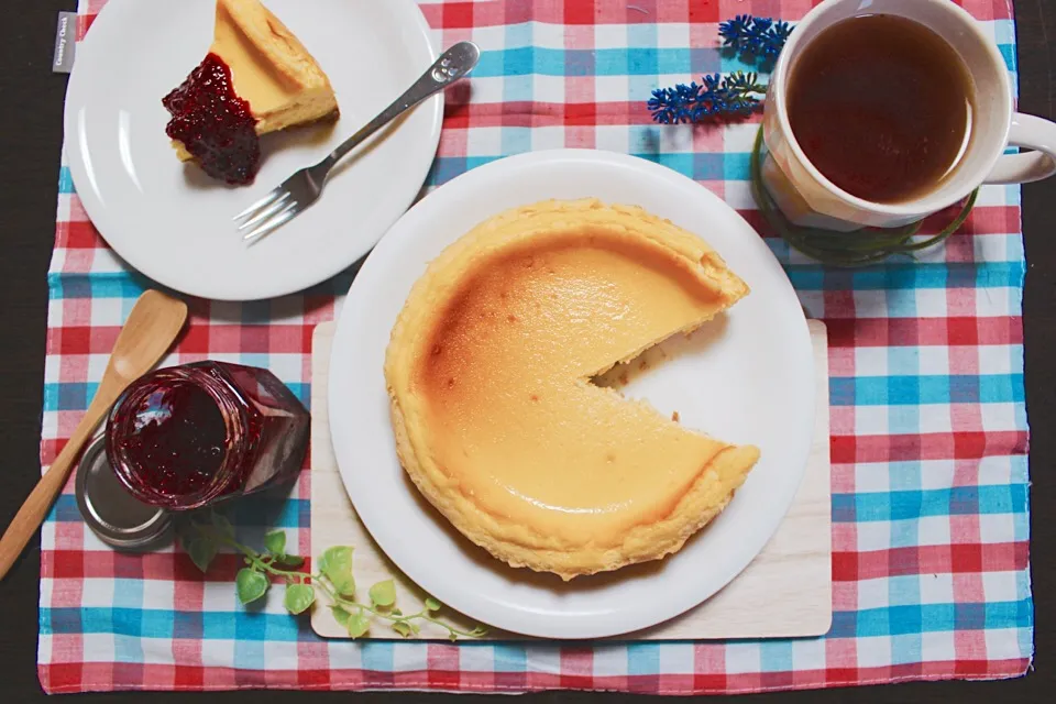 初めてのベイクドチーズケーキ( ´◡͐`)♡うちカフェ風に。|ymazpnさん