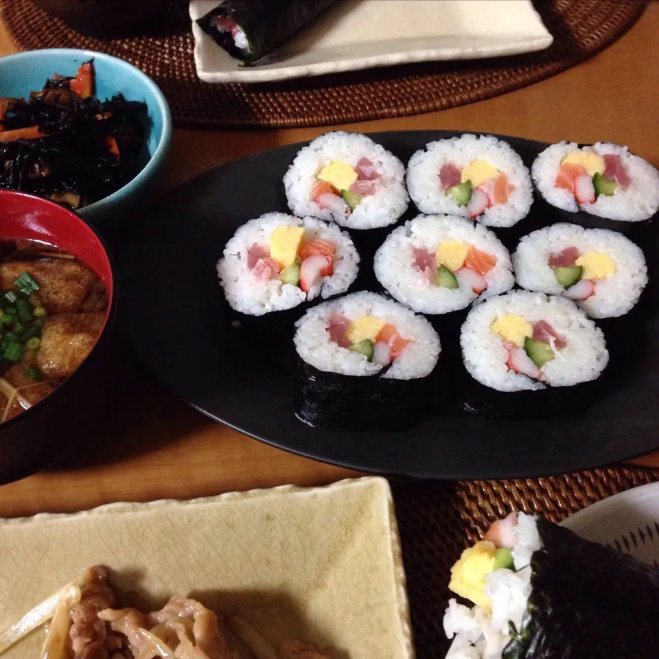 今日の晩ごはん❤︎ 恵方巻き❤︎丸かぶりと、切ったものは食べたいだけどーぞ編|hiruma_asakoさん