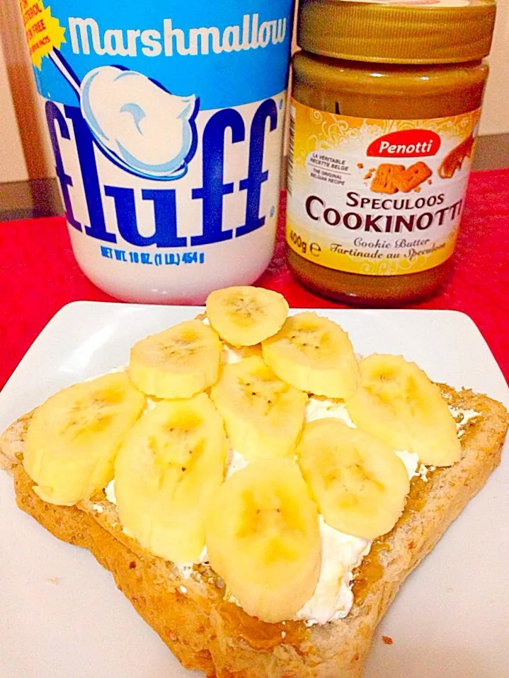 Cookie Butter, Banana , Marshmallow Fluff Sandwich! #Heaven #HappyTummy #Yummylicious|iamfem05さん