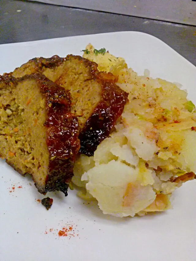 Guinness lamb meatloaf, colcannon, roasted cauliflower|Nicholas Lynchさん