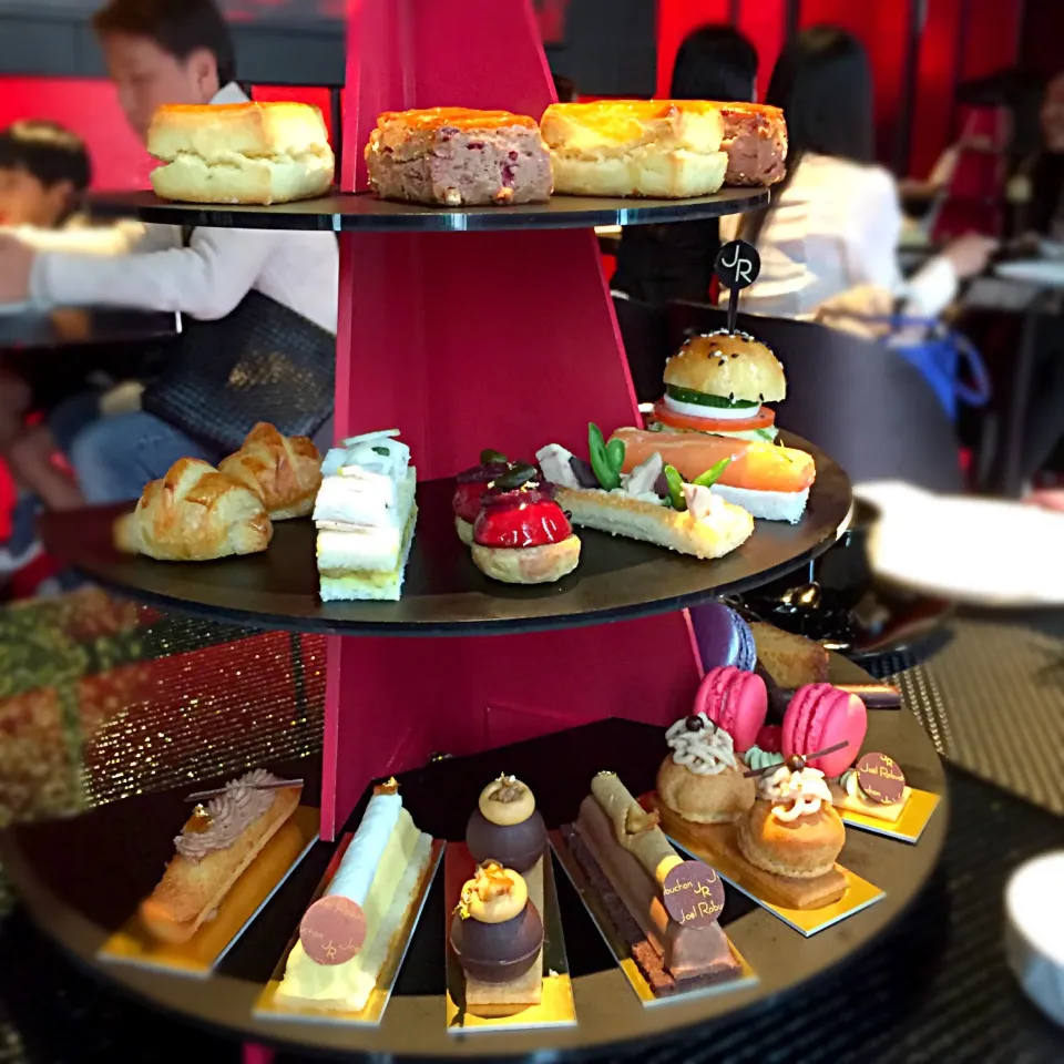 ロブションのafternoonteaのケーキがウマすぎる♡(*´∀｀*)♡|おみつさん