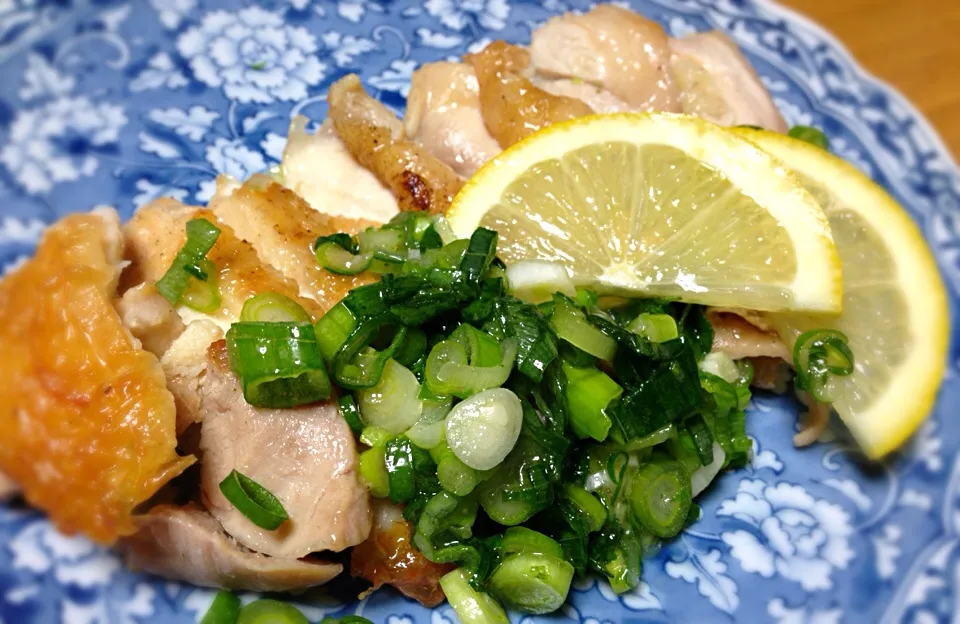 しょうこさんの料理 豚肉のネギ塩レモン♪を鶏ももで👍|川上千尋さん