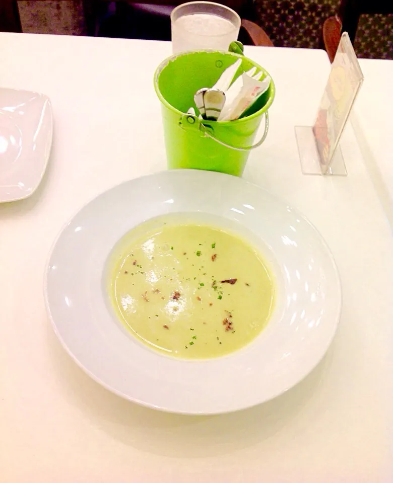 Asparagus Ham Soup|Mariano Ngさん