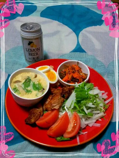 Snapdishの料理写真:松前漬、茶碗蒸し、にんにく醤油で漬けたチキン、サラダ、レモンビール|かずにゃんさん