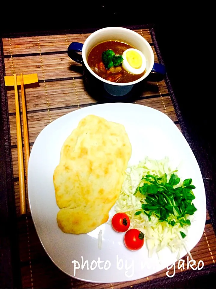 Snapdishの料理写真:健康おからナンの大豆カレー定食|管理栄養士☆n.ayakoさん