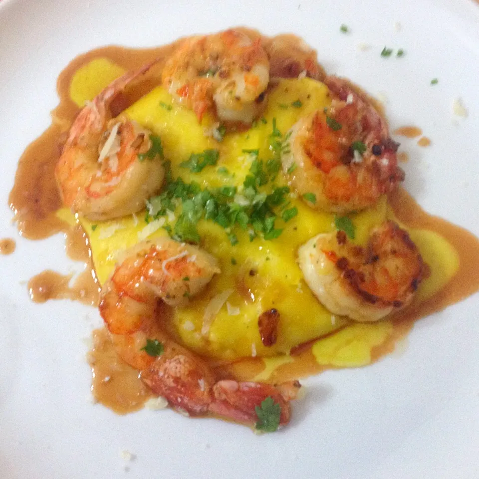 Snapdishの料理写真:Mandioquinha purée w/ grilled shrimps and orange with port wine reduction|marcelabruggerさん