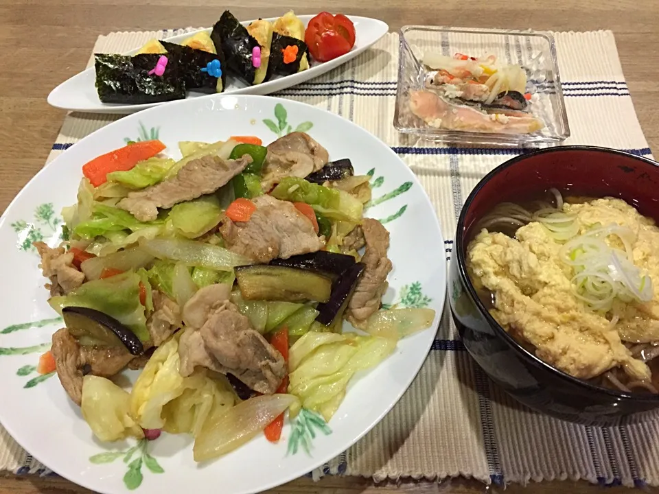 Snapdishの料理写真:肉野菜炒め・卵とじ蕎麦・TVマツコレシピの6P焼きチーズ・鮭の飯寿司|まーままさん