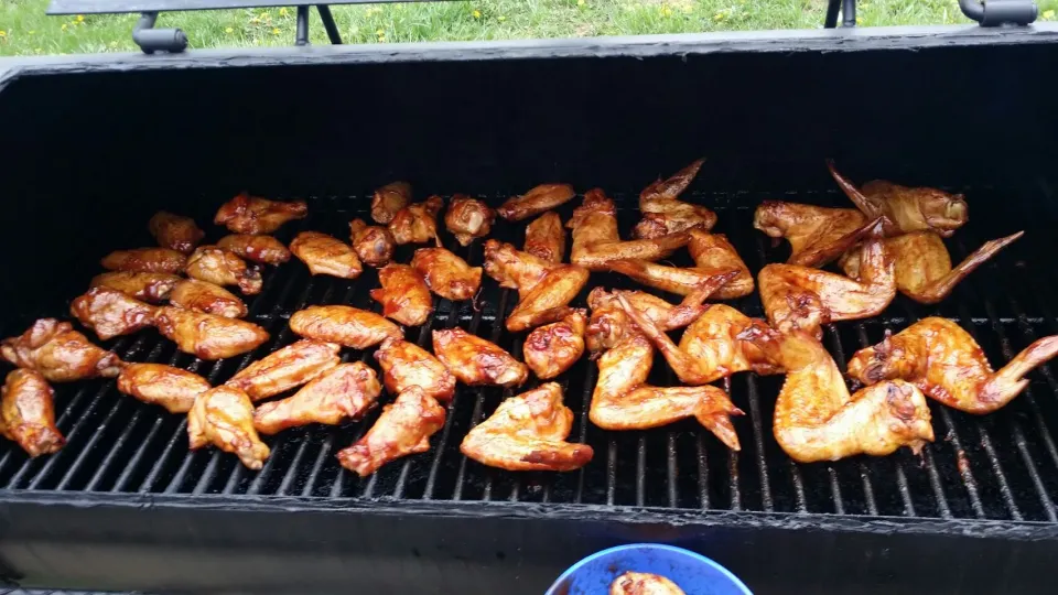 BBQ WINGS|Frank Ortizさん