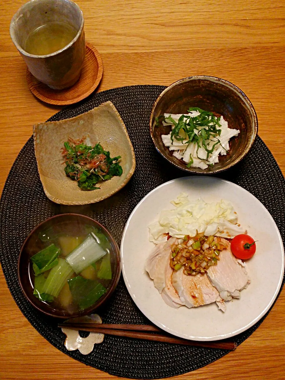 茹で鶏 香味ソース、山芋短冊、菜の花お浸し、さつまいもとしろ菜のスープ|lotusさん