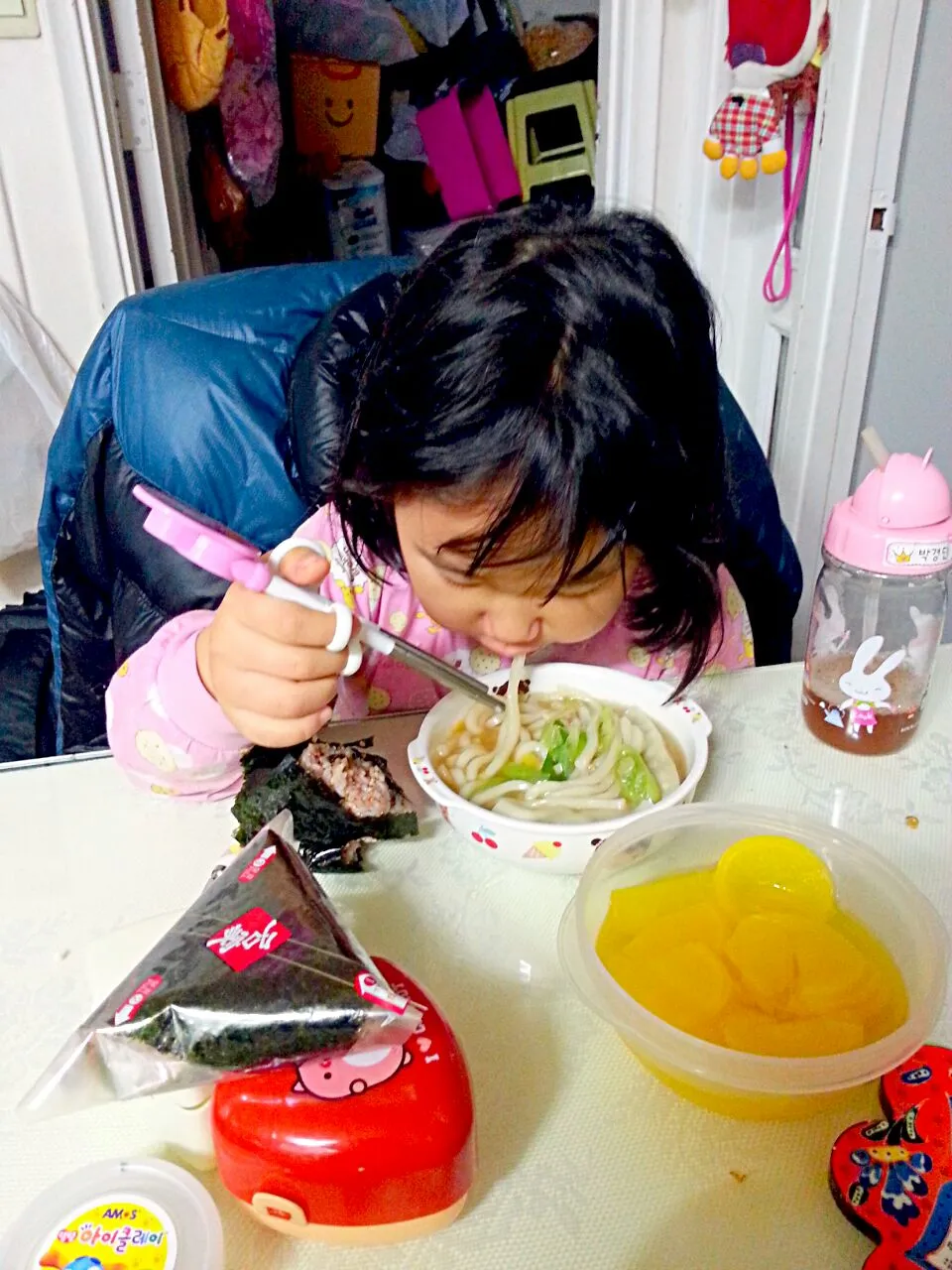 Snapdishの料理写真:우동과 삼각김밥|펭부파파さん