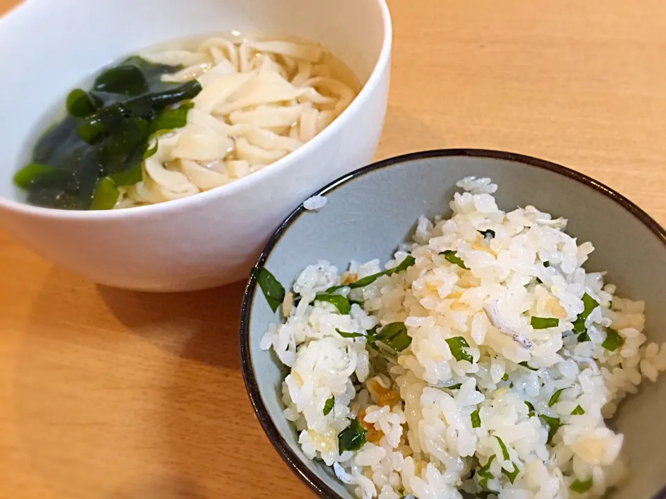 しらすと若布の混ぜご飯/手打ちうどん|yungさん