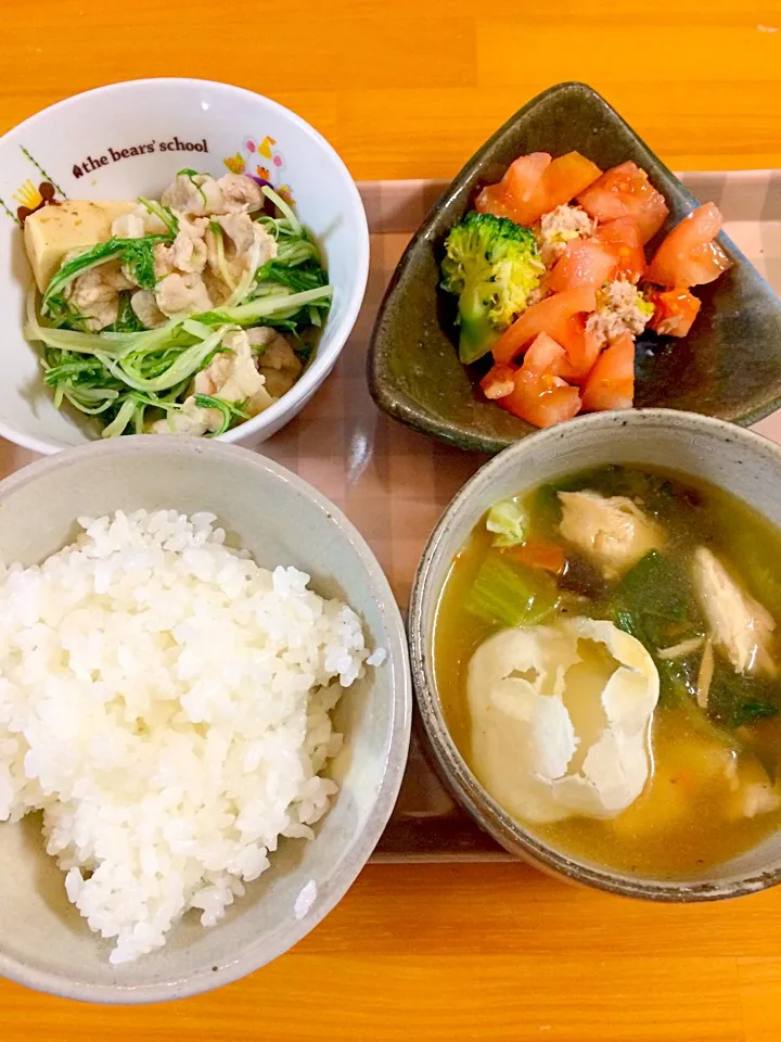 もち入り中華スープと野菜メインなおかず🎵|Yumikoさん