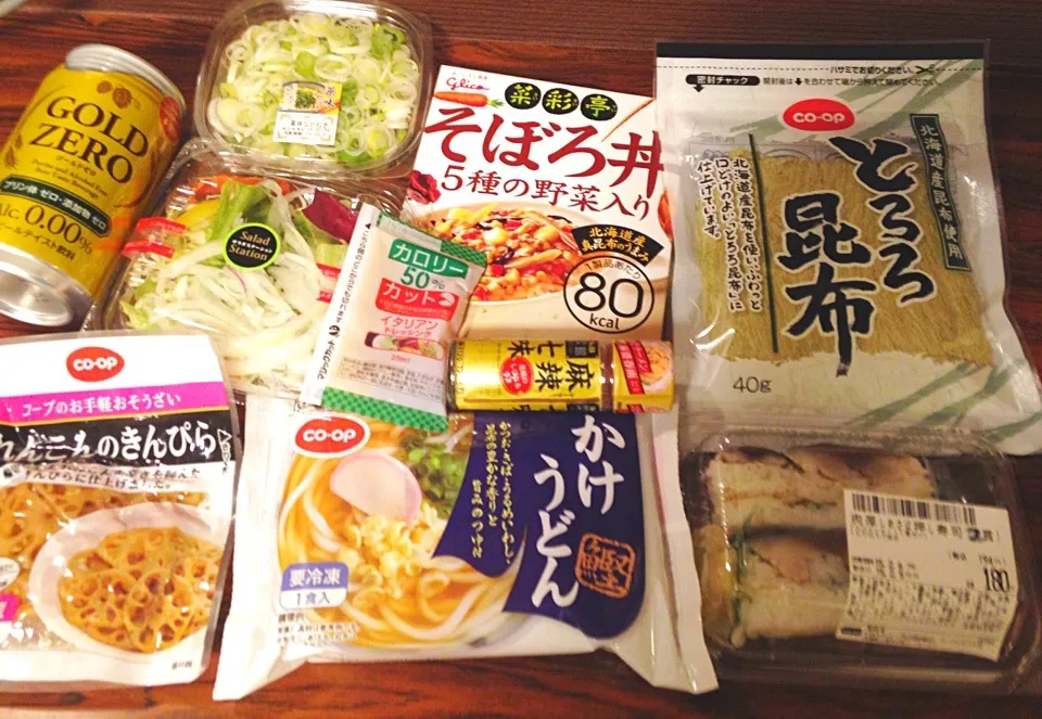 本日の買い出し 冷凍かけうどん そぼろ丼のもと レンコンきんぴら 薬味長ねぎ オニオンサラダ とろろ昆布 しめさばの押し寿司 ノンアルコールビール   ･････続く|ぽんたさん