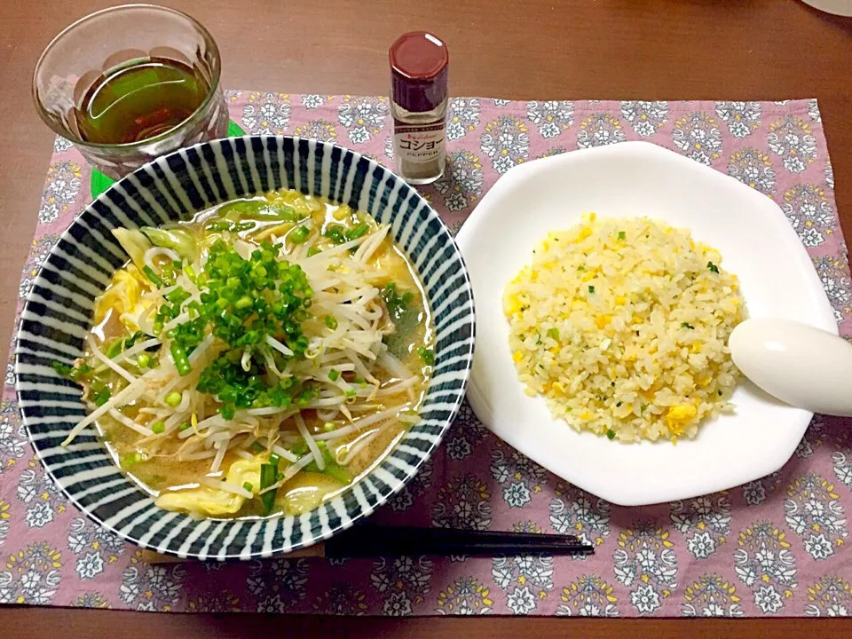 Snapdishの料理写真:野菜ラーメン。卵チャーハン。|kayonさん