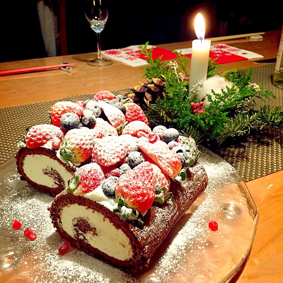 Chocolate and berries roulade|Alisaさん