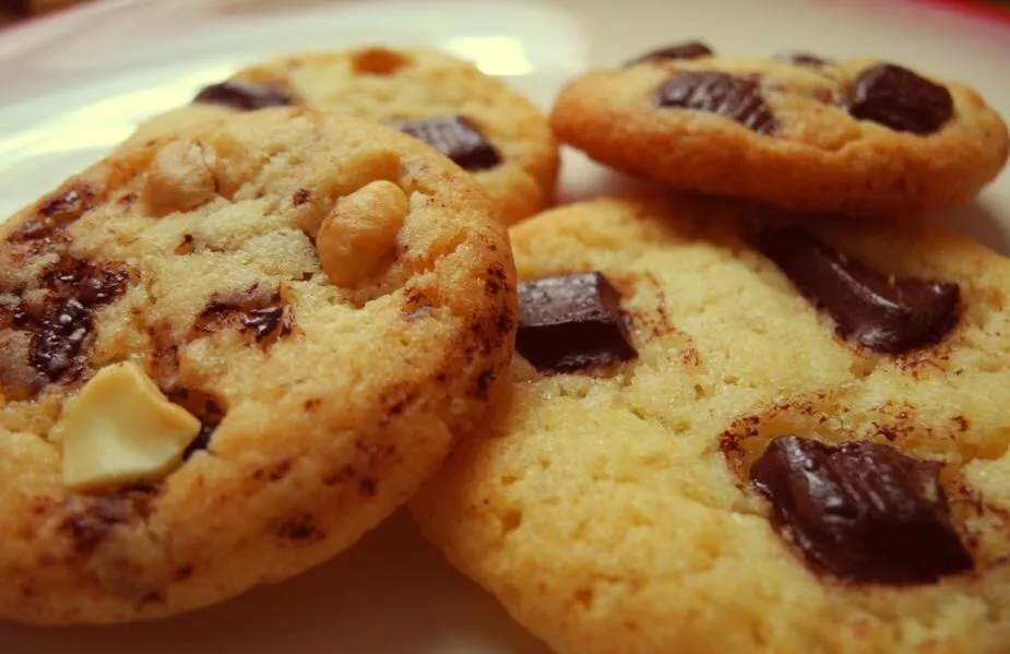 Snapdishの料理写真:Chocolate Chip Peanut Cookies|CatzeMDさん