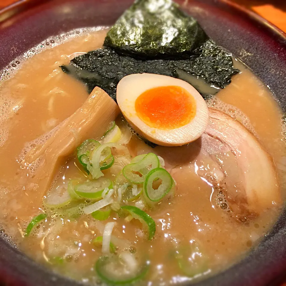 Snapdishの料理写真:光麺の熟成光麺。とんこつ醤油。美味しいね！|リュカさん