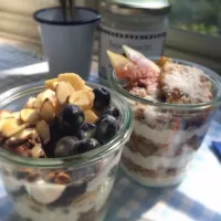 Snapdishの料理写真:Greek yogurt and granola parfait