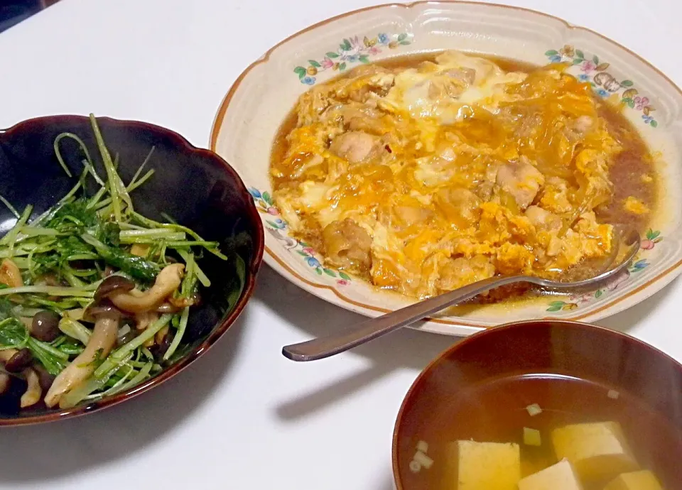 親子丼・水菜としめじのペペロンチーノ炒め・豆腐の吸物|chocoさん