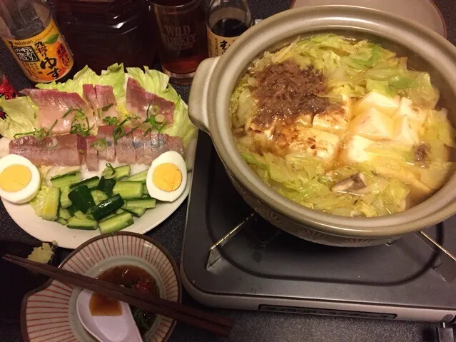 湯豆腐、ワカナのお刺身、レタス、塩もみキュウリの胡麻油和え、ゆで卵❗️(ˊo̶̶̷ᴗo̶̶̷`)੭✧✨|サソリさん