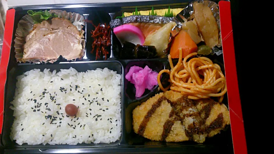 ６日の晩ご飯は仕出し弁当󾌫|こやっこさん