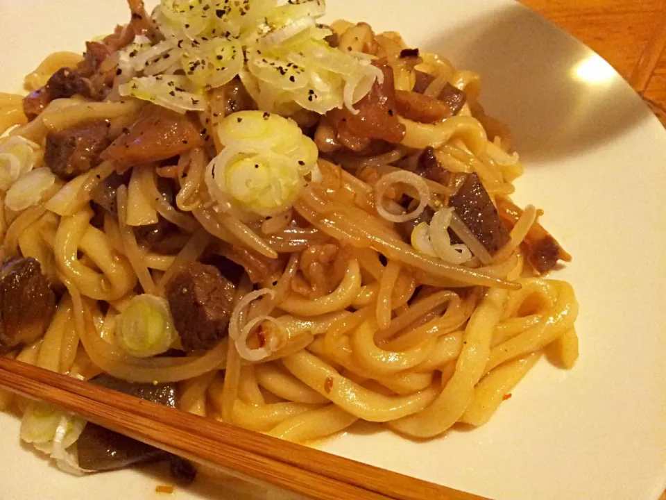 牛筋煮込み焼きうどん☆|けんさん