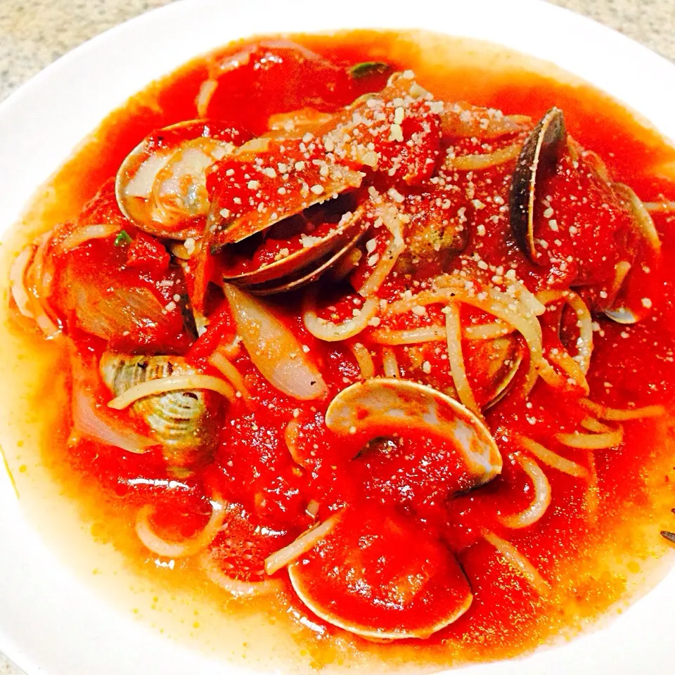 Clam spaghetti with tomato sauce 🍝🍅|Nonononoさん