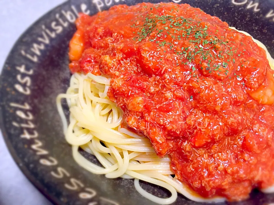 エビとカニ缶でトマトソースのパスタ|ゆずきさん