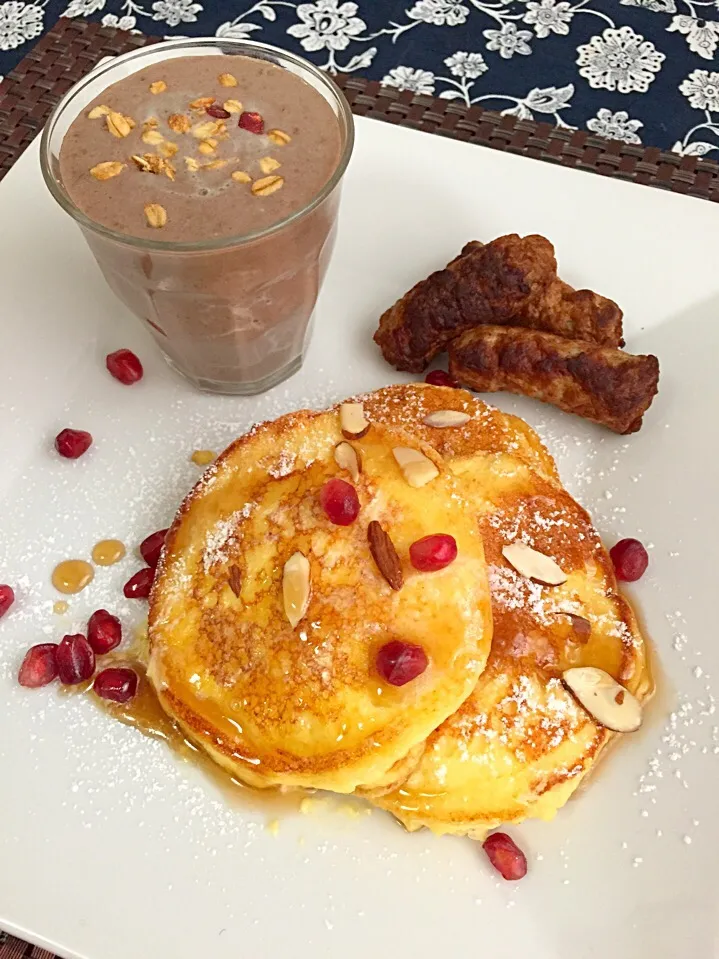 Ricotta pancakes and Acai banana smoothie|Alisaさん