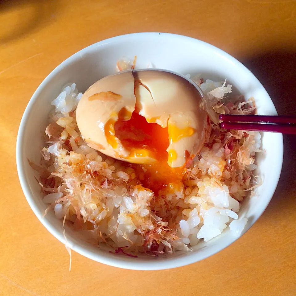 味付き半熟卵丼 忙しい朝にパパッと♡|髙榮 杏奈さん