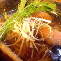 Snapdishの料理写真:【麺屋 一慶】 醤油らーめん|bushiさん