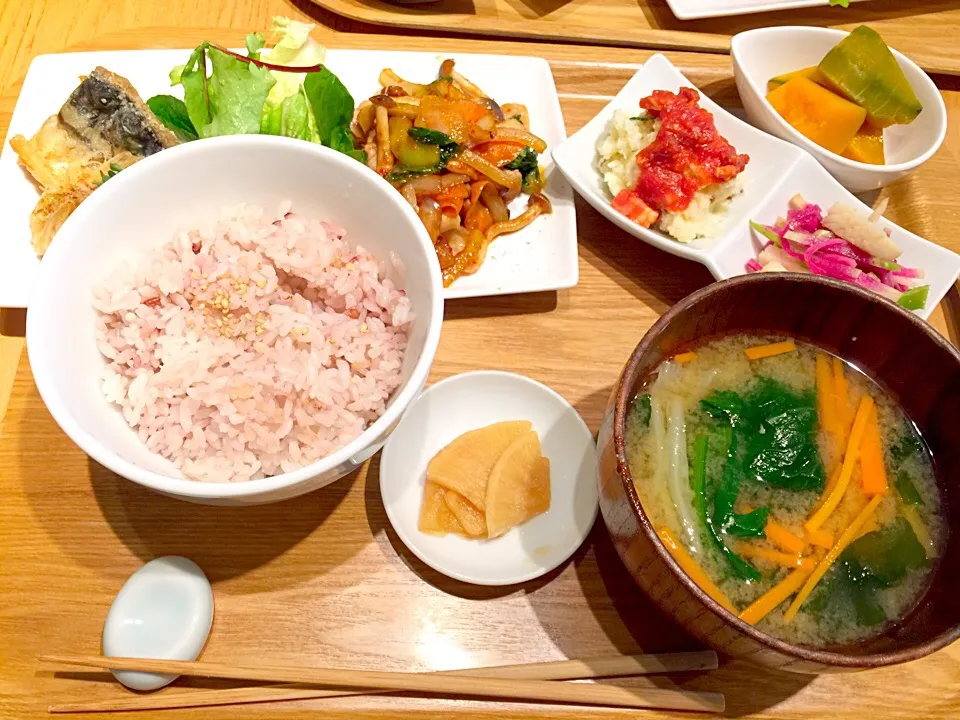 鯖の竜田揚げとピリ辛豚バラ定食|Yukaさん