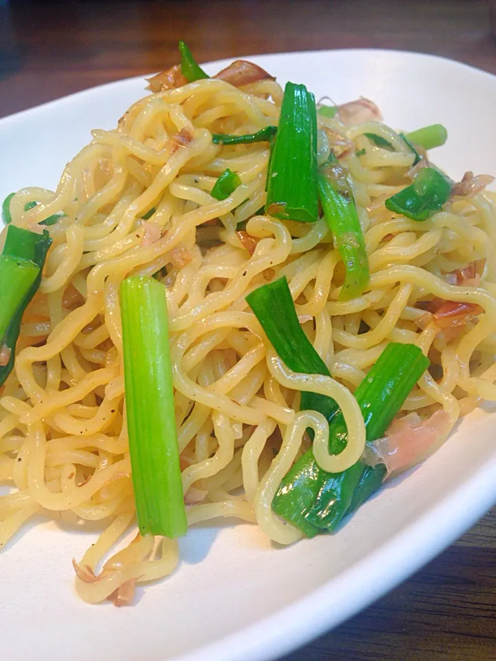 あっさりネギ塩焼きそば❤︎|ちなみんさん