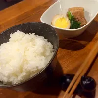 Snapdishの料理写真:アサリとトマトの卵とじ丼|せわさん