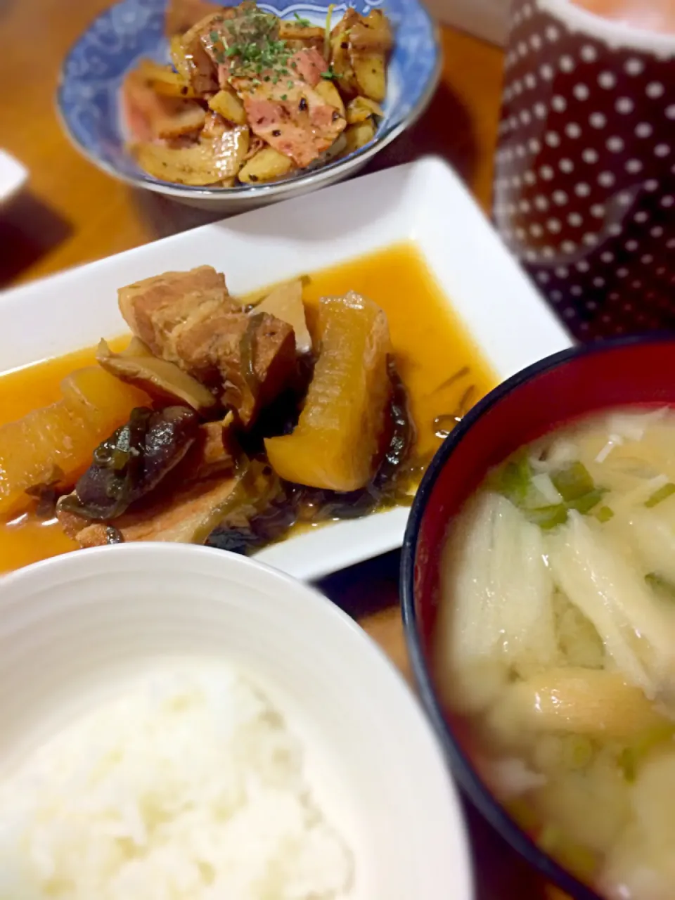 Snapdishの料理写真:大根と三枚肉の黒糖煮|Ayumi Shimojiさん