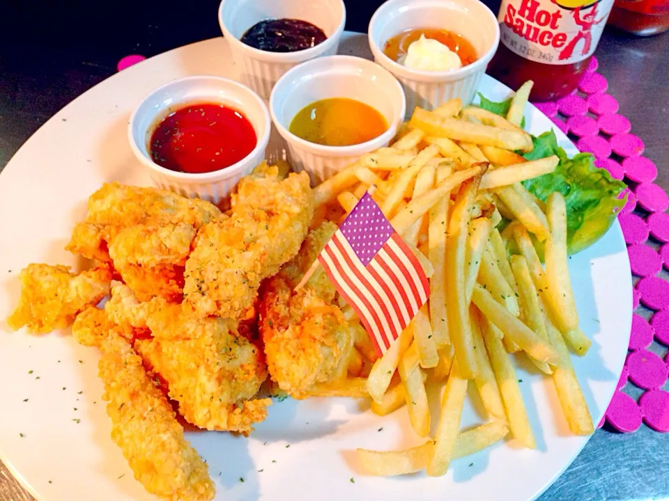 Snapdishの料理写真:Wendy's Chicken Fingers🐇🌿|Atsuko Wendyさん