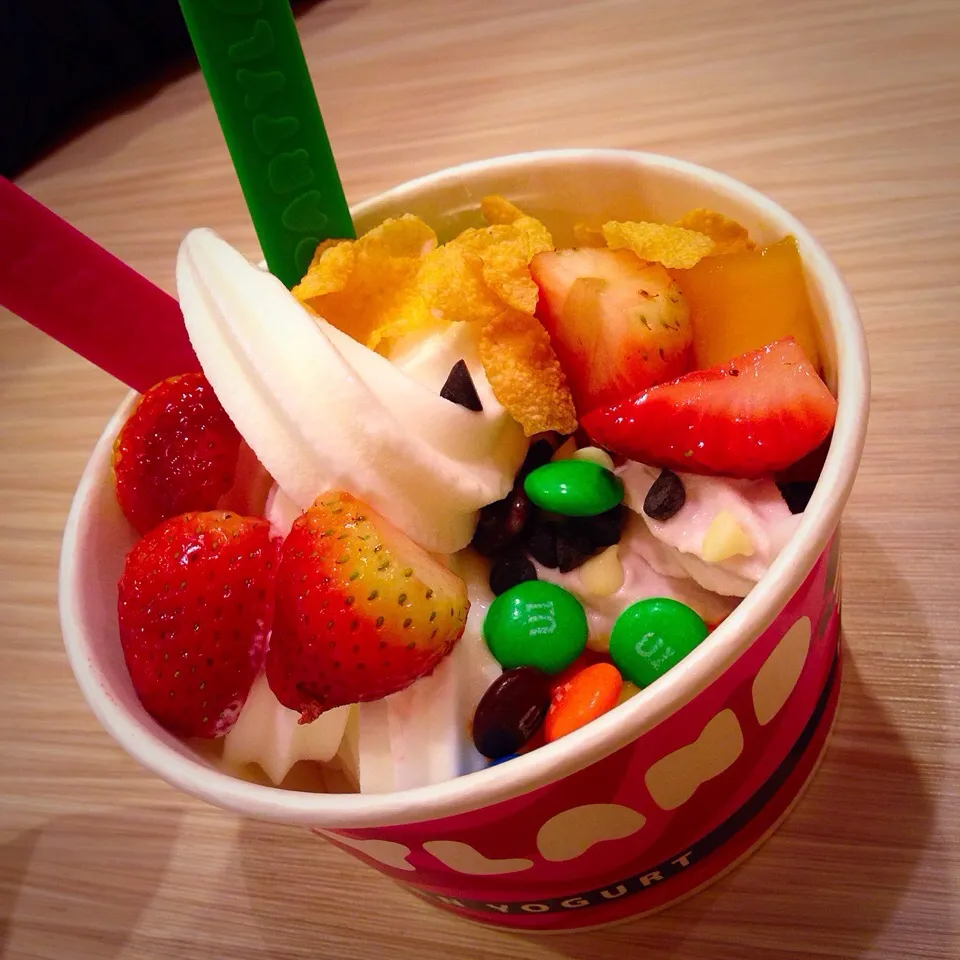 Snapdishの料理写真:#partyland #frozen #yogurt|Jirawan Natibunさん