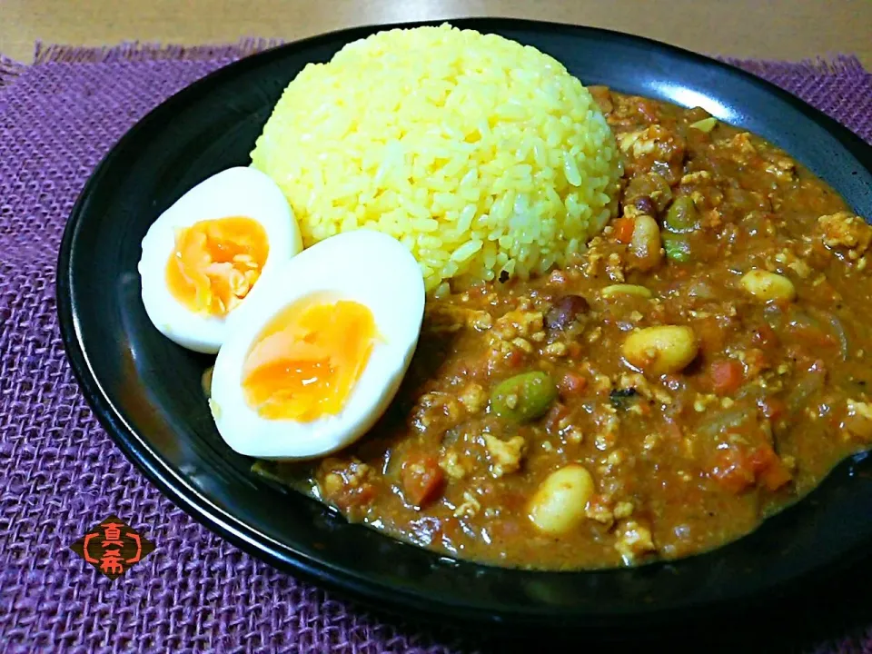 咲きちゃん❤のフライパン一つで✨鶏とミックス豆のキーマカレー🍛|真希さん