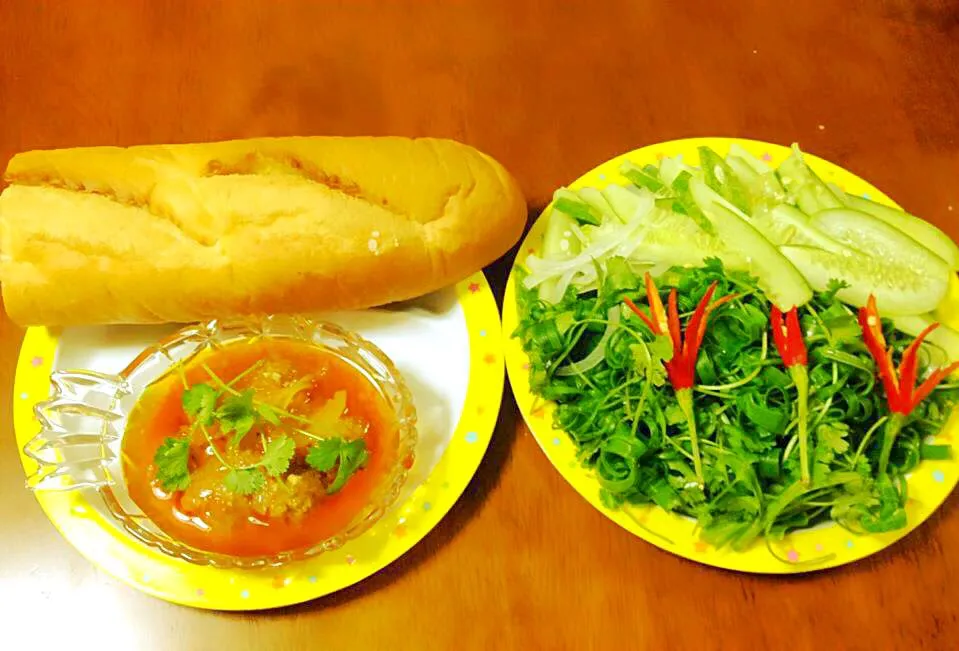 ベトナムのバゲット(bánh mì xíu mại Việt Nam)|マイトョアさん