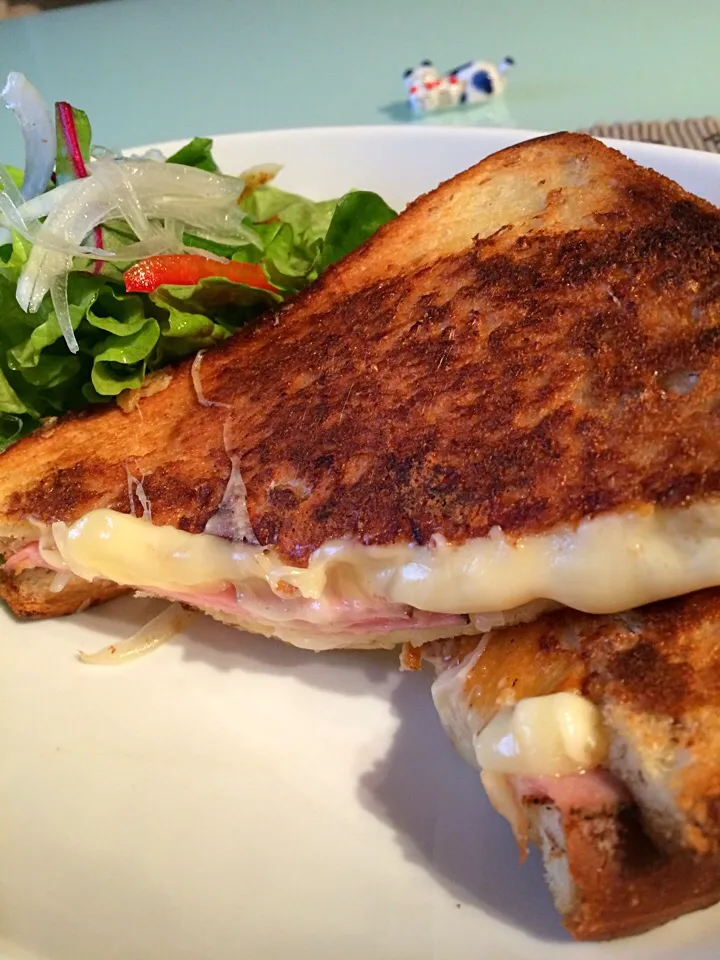 Sunday brunch!! Grilled cheese sandwich!|Nigel Nakadaさん