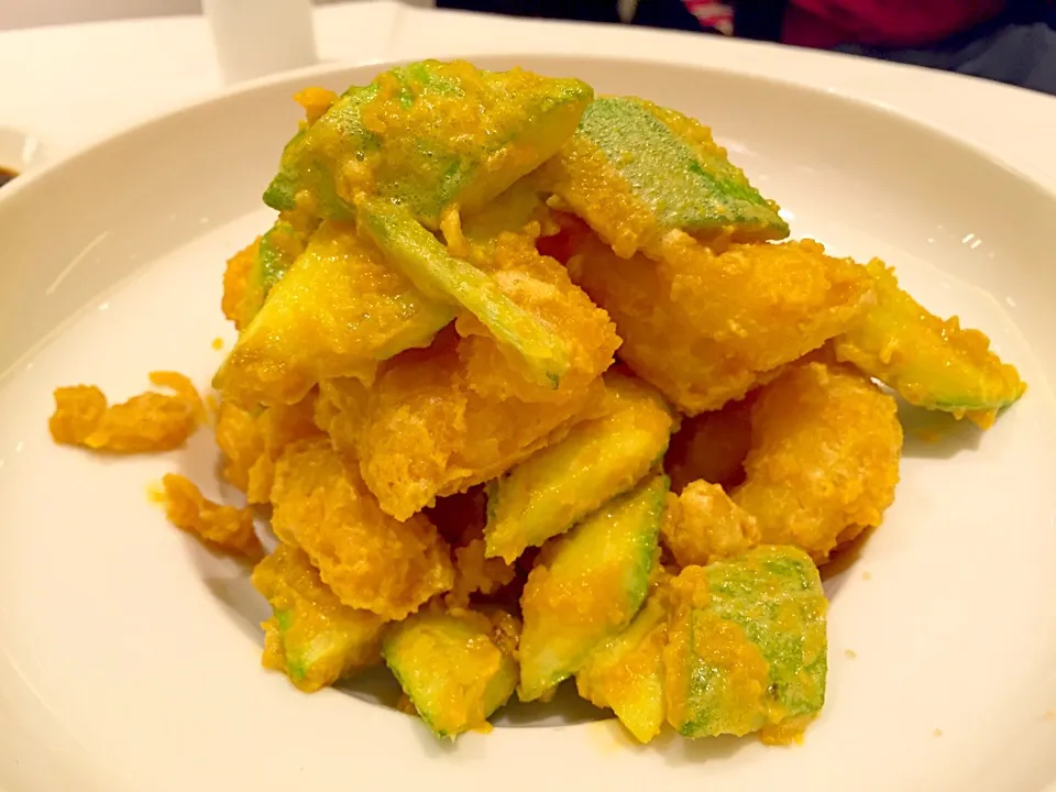 Deep-fried prawns with salted egg yolk|Sky Blueさん