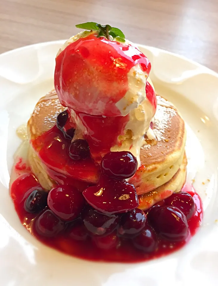 ＠Denny’s(三軒茶屋) ☆今日のデザートはハニーベリーパンケーキ♪😋|TETSU♪😋さん