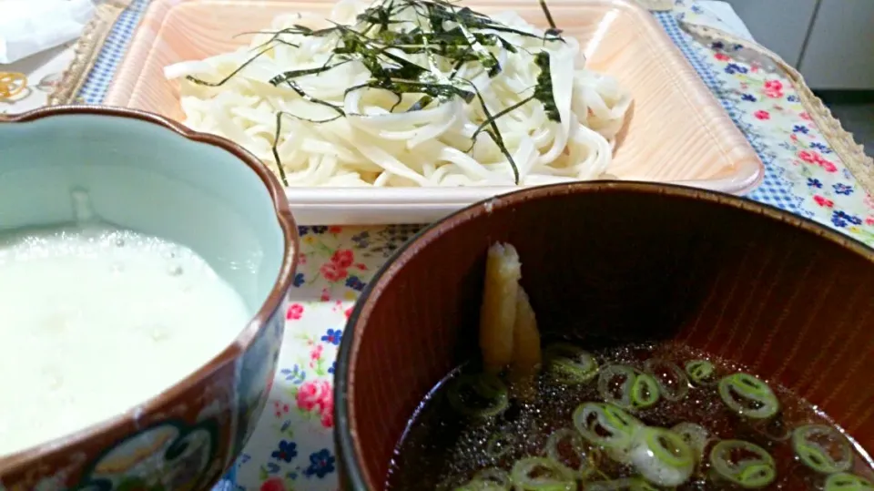 日曜日のお昼、トロロうどん(´,,•ω•,,)|こやっこさん