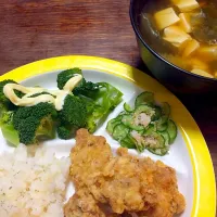 Snapdishの料理写真:唐揚げ、キュウリ&カニの酢の物、お味噌汁|Natsumiさん